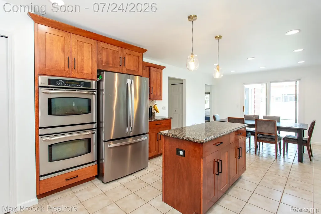 13358 Ludlow Avenue Huntington Woods City MI 48070
