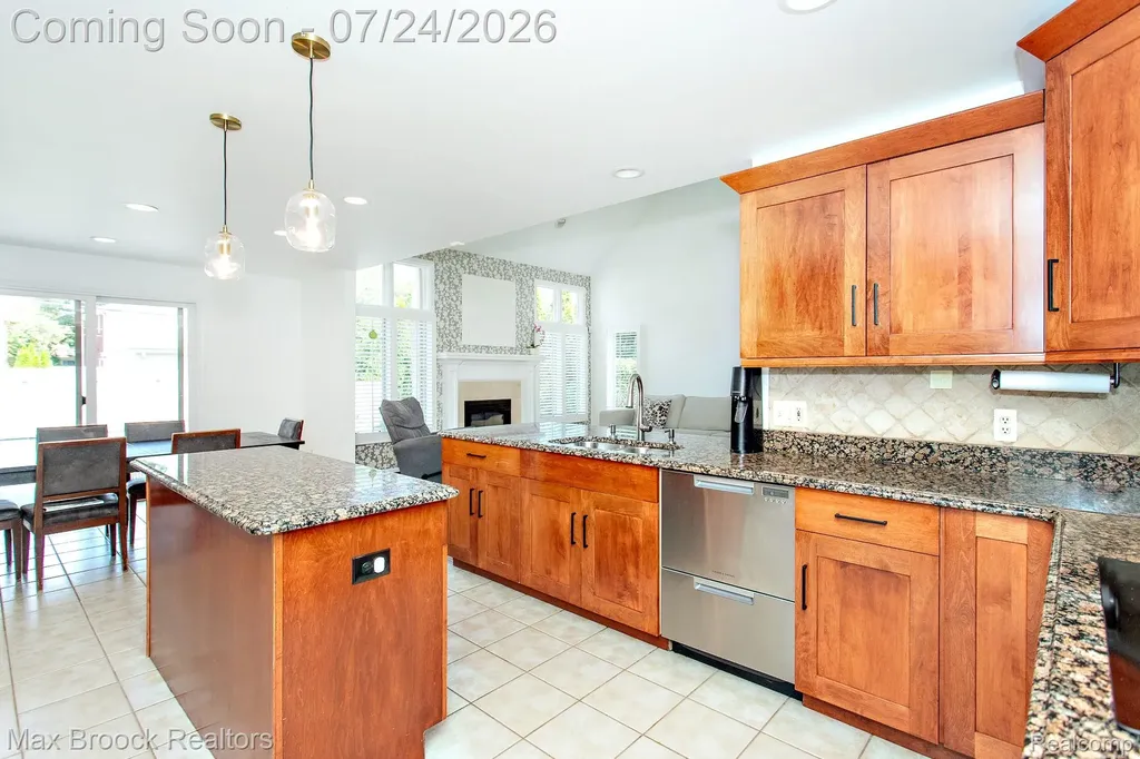 13358 Ludlow Avenue Huntington Woods City MI 48070