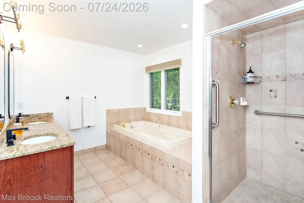 13358 Ludlow Avenue Huntington Woods City MI 48070