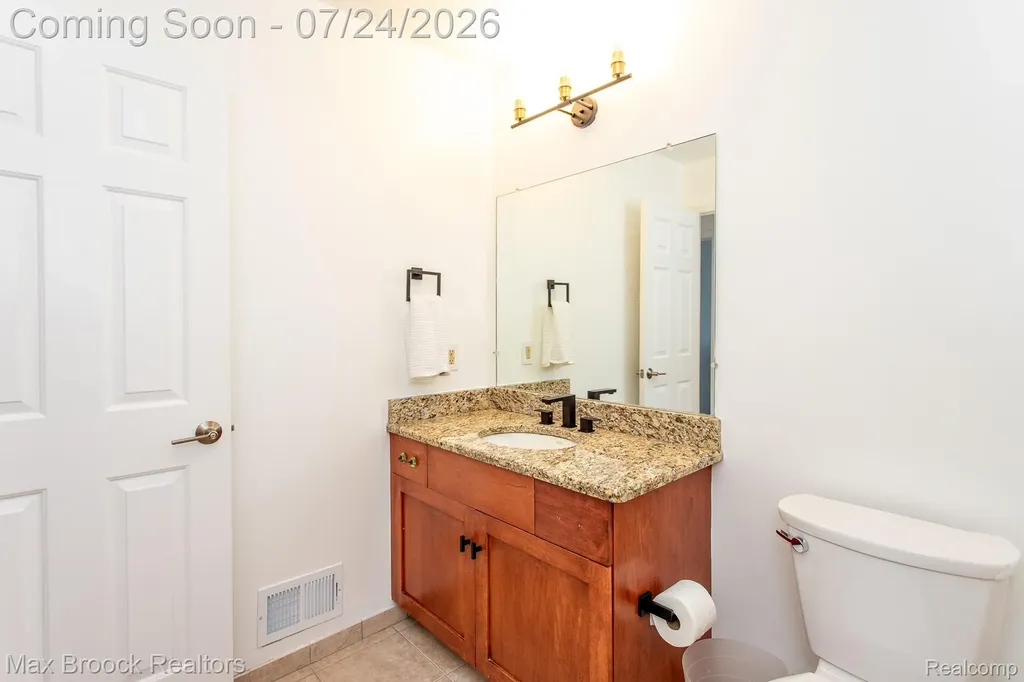13358 Ludlow Avenue Huntington Woods City MI 48070