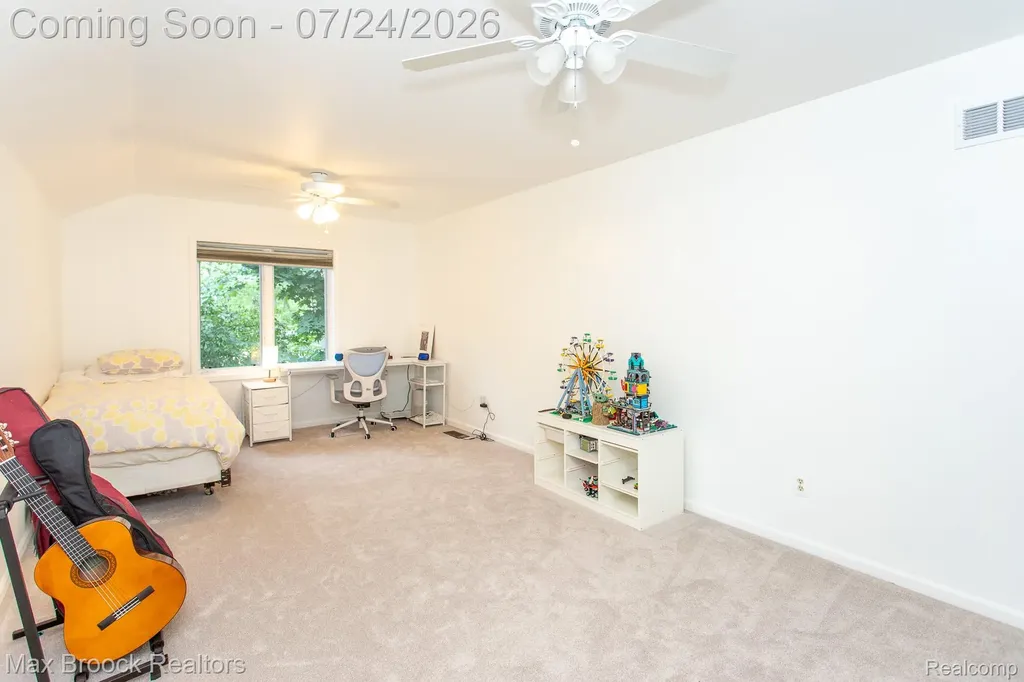 13358 Ludlow Avenue Huntington Woods City MI 48070