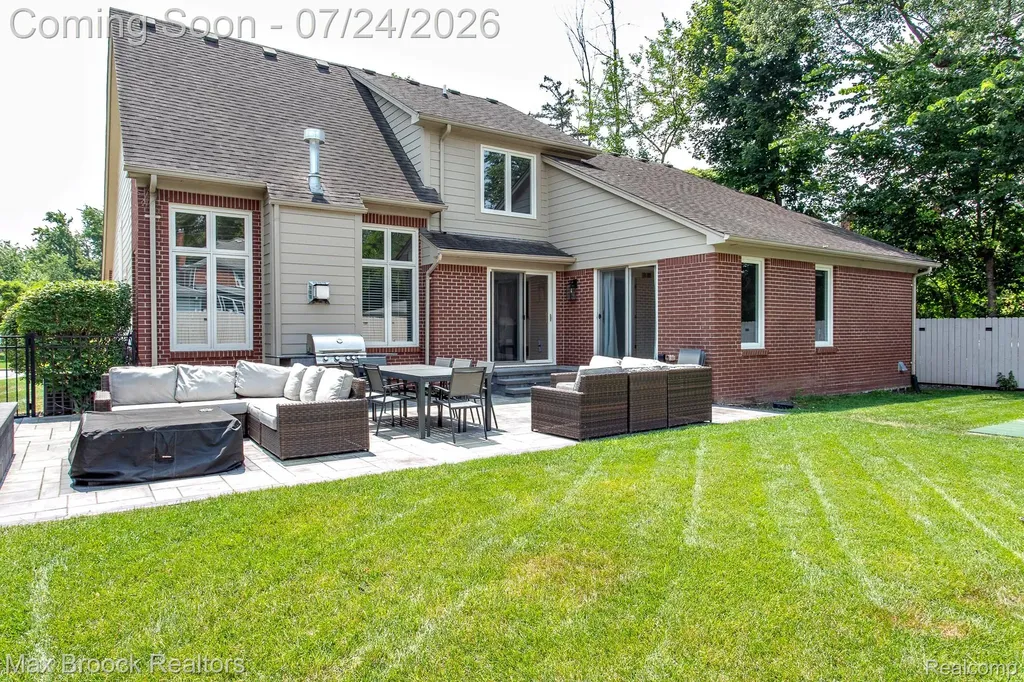 13358 Ludlow Avenue Huntington Woods City MI 48070