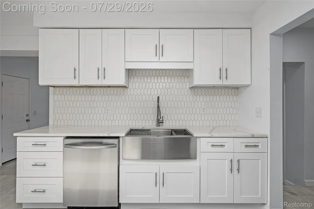 8527 & 8511 Metropolitan Parkway Sterling Heights City MI 48312