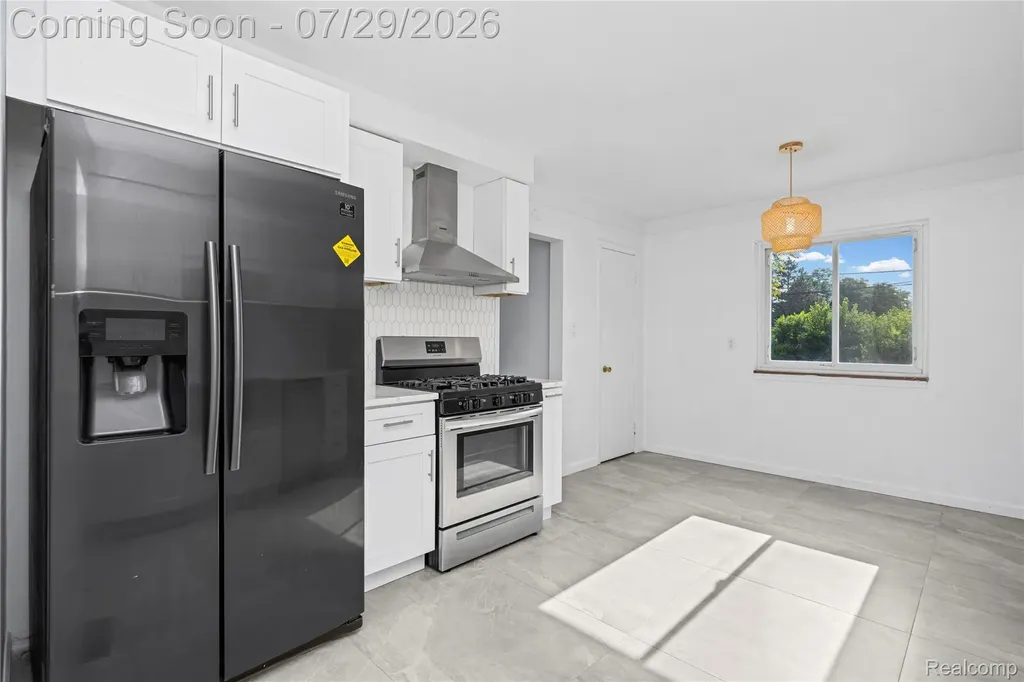 8527 & 8511 Metropolitan Parkway Sterling Heights City MI 48312