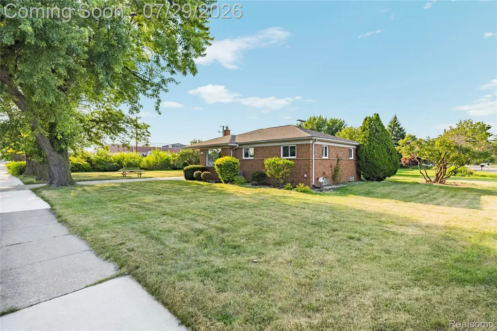 8527 & 8511 Metropolitan Parkway Sterling Heights City MI 48312