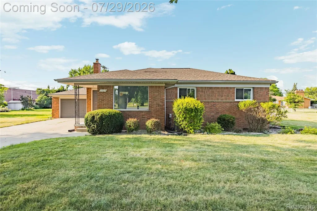 8527 & 8511 Metropolitan Parkway Sterling Heights City MI 48312