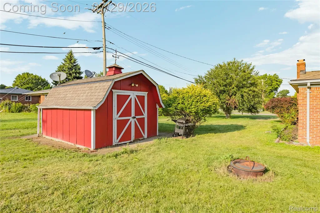 8527 & 8511 Metropolitan Parkway Sterling Heights City MI 48312
