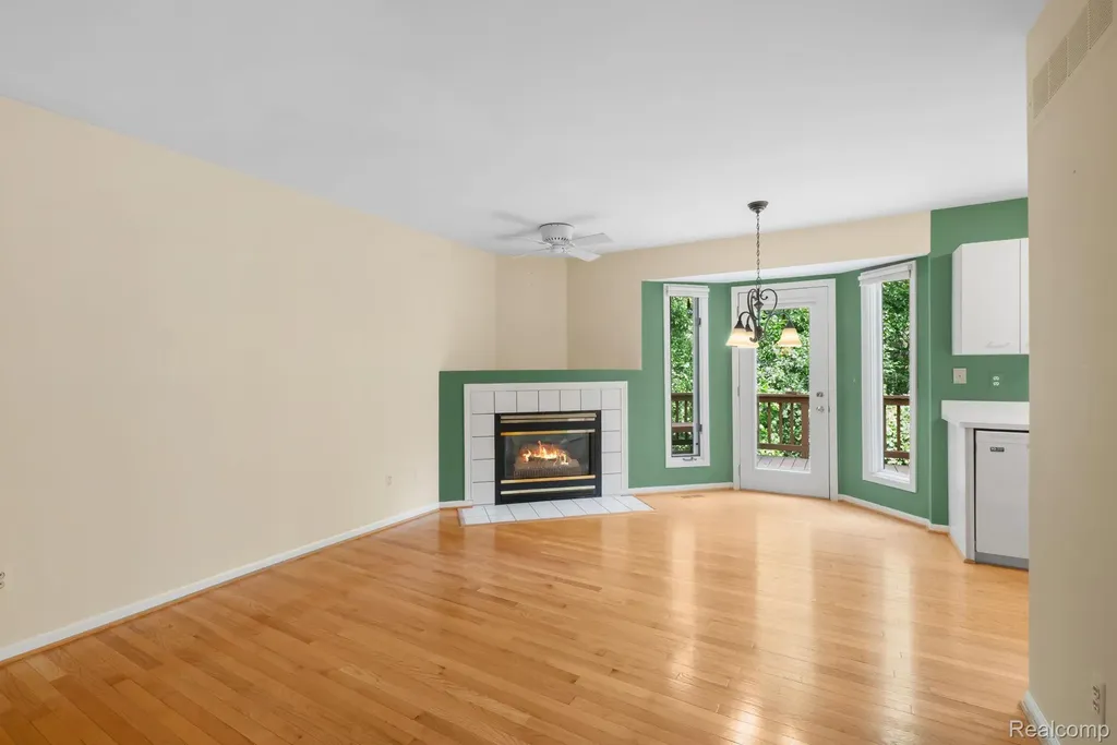 24275 Weathervane Court Novi City MI 48374