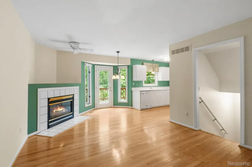 24275 Weathervane Court Novi City MI 48374