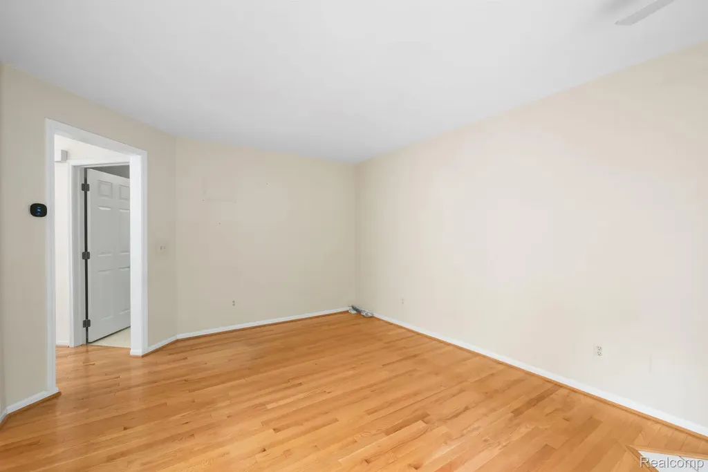 24275 Weathervane Court Novi City MI 48374