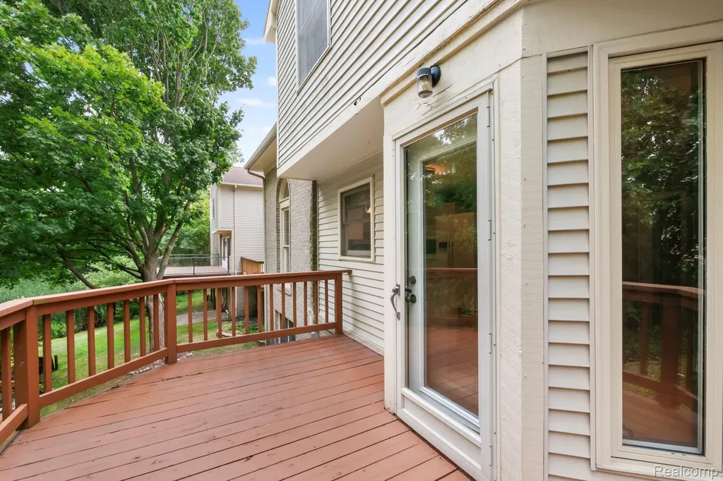 24275 Weathervane Court Novi City MI 48374