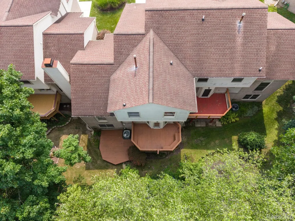 24275 Weathervane Court Novi City MI 48374