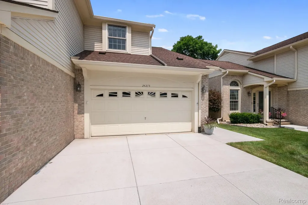 24275 Weathervane Court Novi City MI 48374