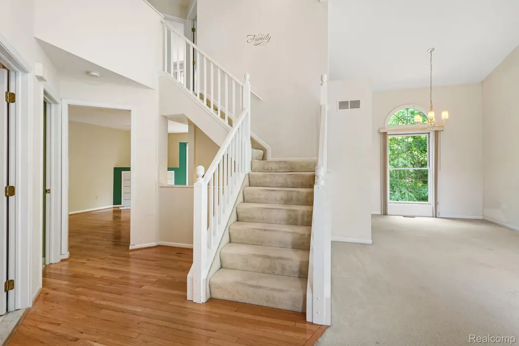 24275 Weathervane Court Novi City MI 48374
