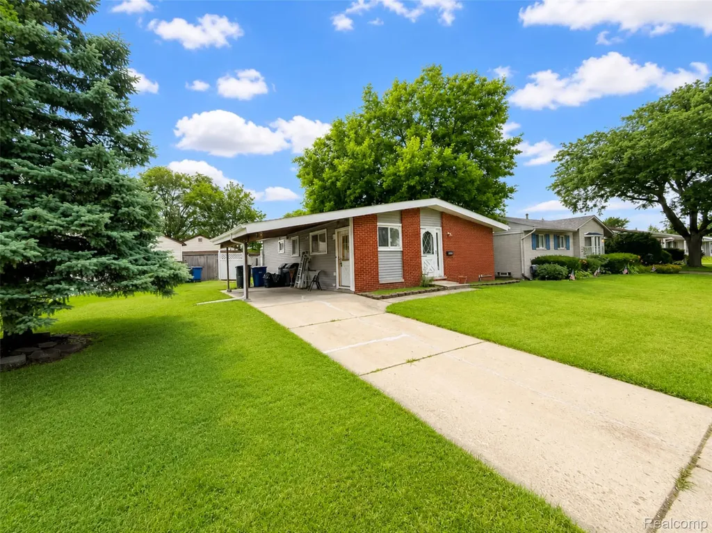 1366 Windham Street Westland City MI 48186