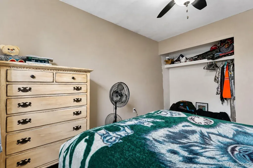 1366 Windham Street Westland City MI 48186