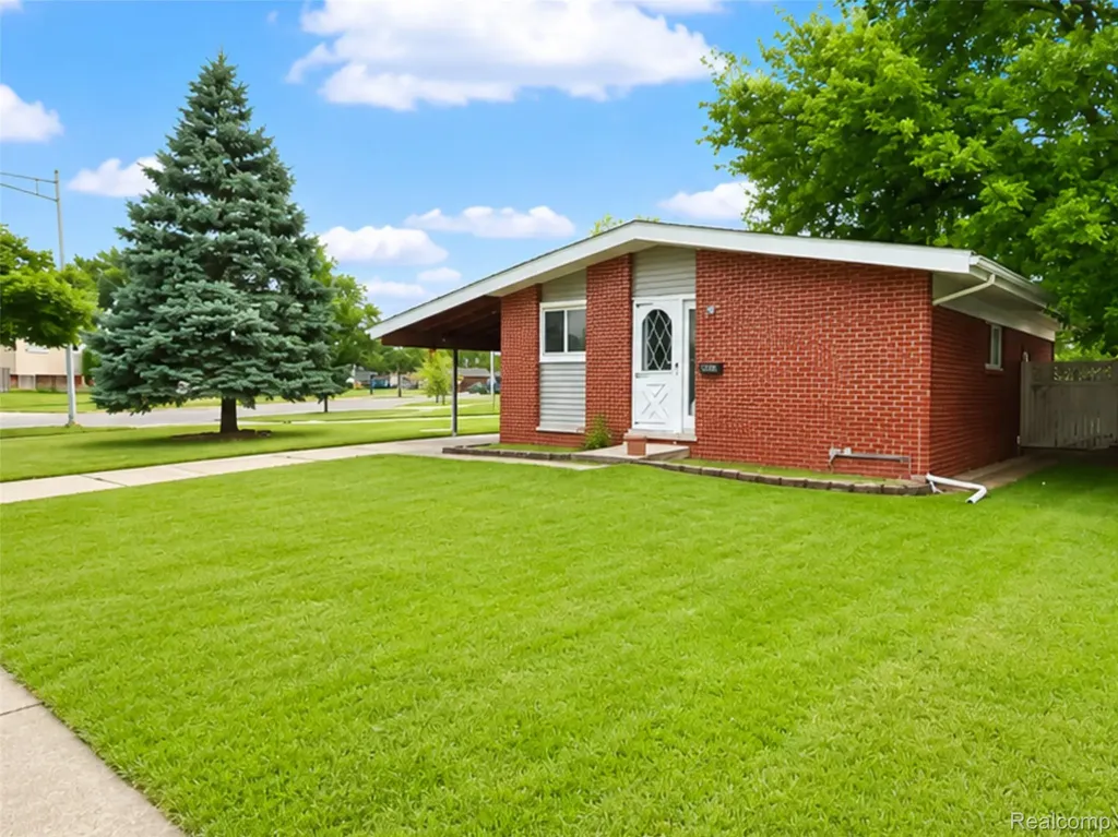 1366 Windham Street Westland City MI 48186