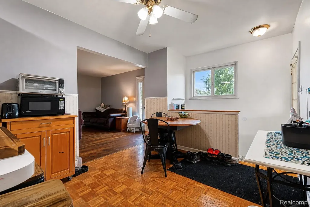 1366 Windham Street Westland City MI 48186