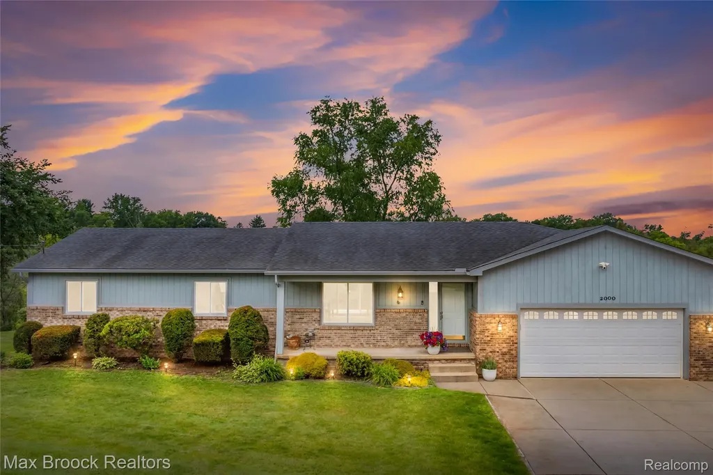 2000 Matthew Street Commerce Charter Township MI 48390
