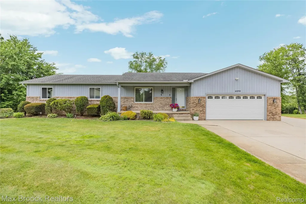 2000 Matthew Street Commerce Charter Township MI 48390