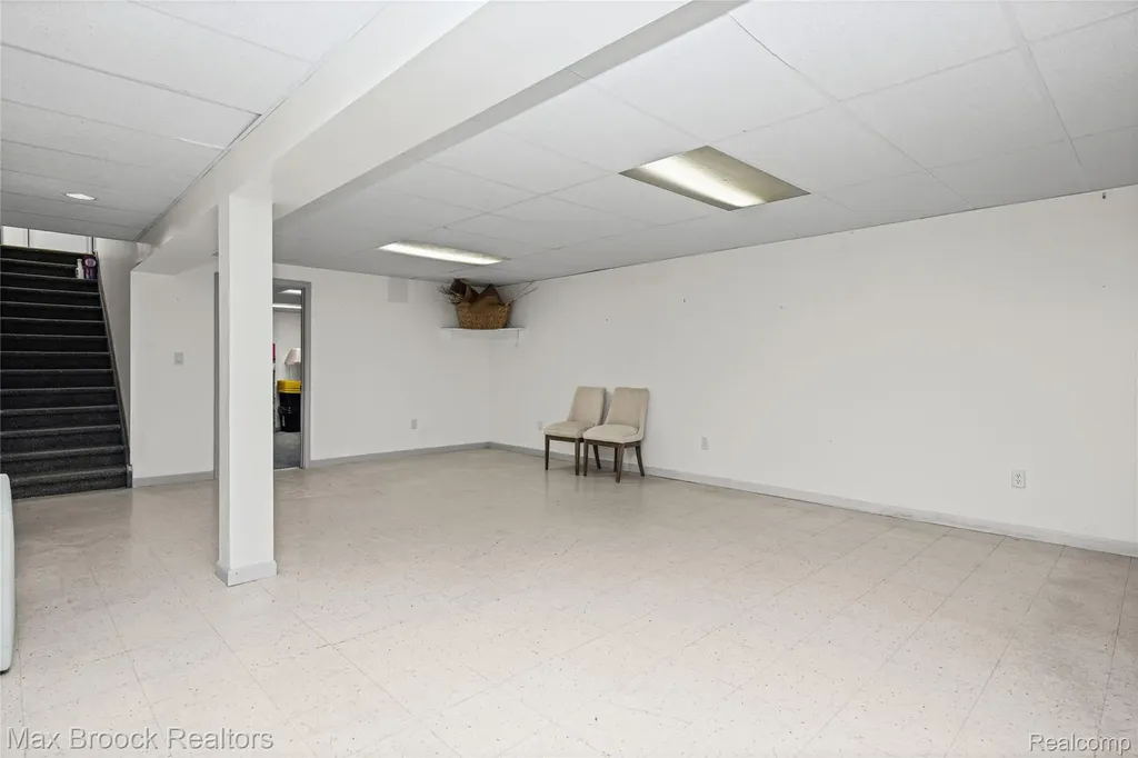 2000 Matthew Street Commerce Charter Township MI 48390