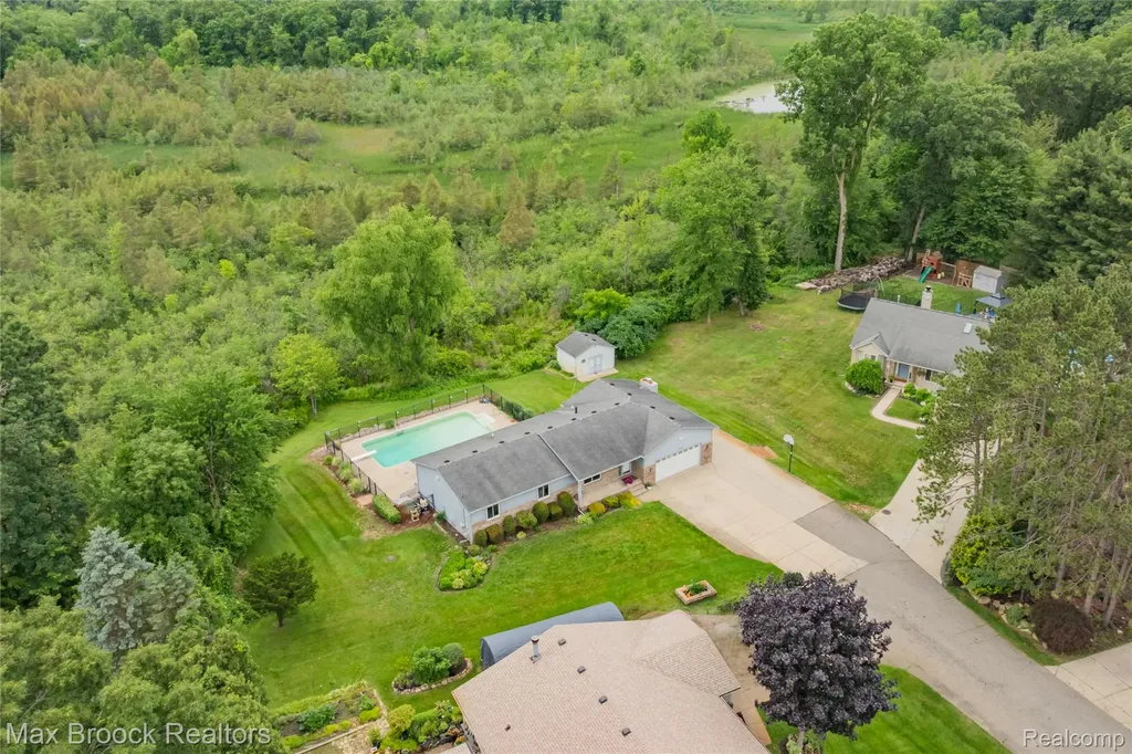 2000 Matthew Street Commerce Charter Township MI 48390