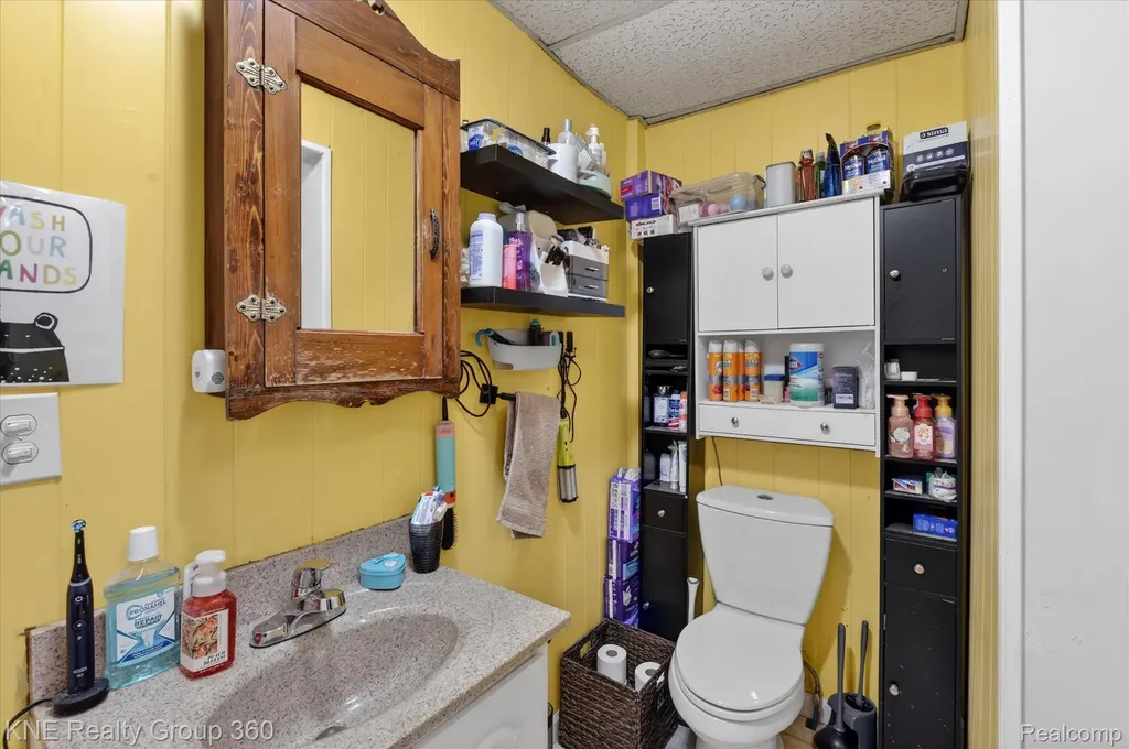 121 Livingston Street Howell City MI 48843