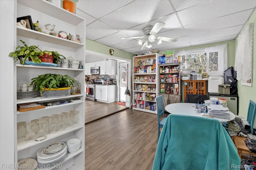 121 Livingston Street Howell City MI 48843