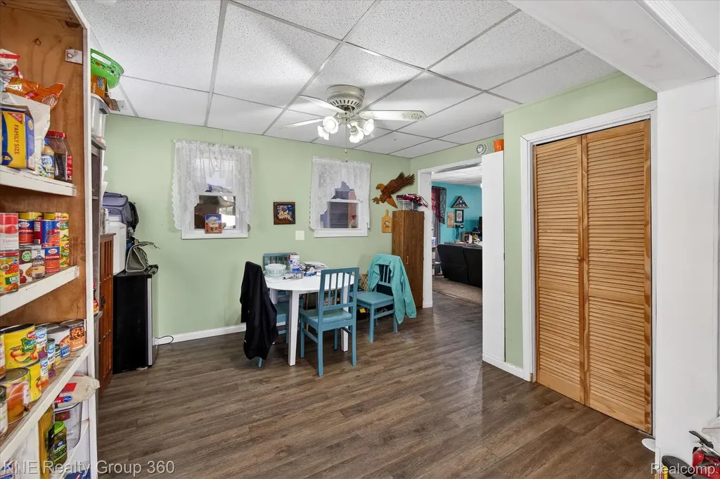 121 Livingston Street Howell City MI 48843