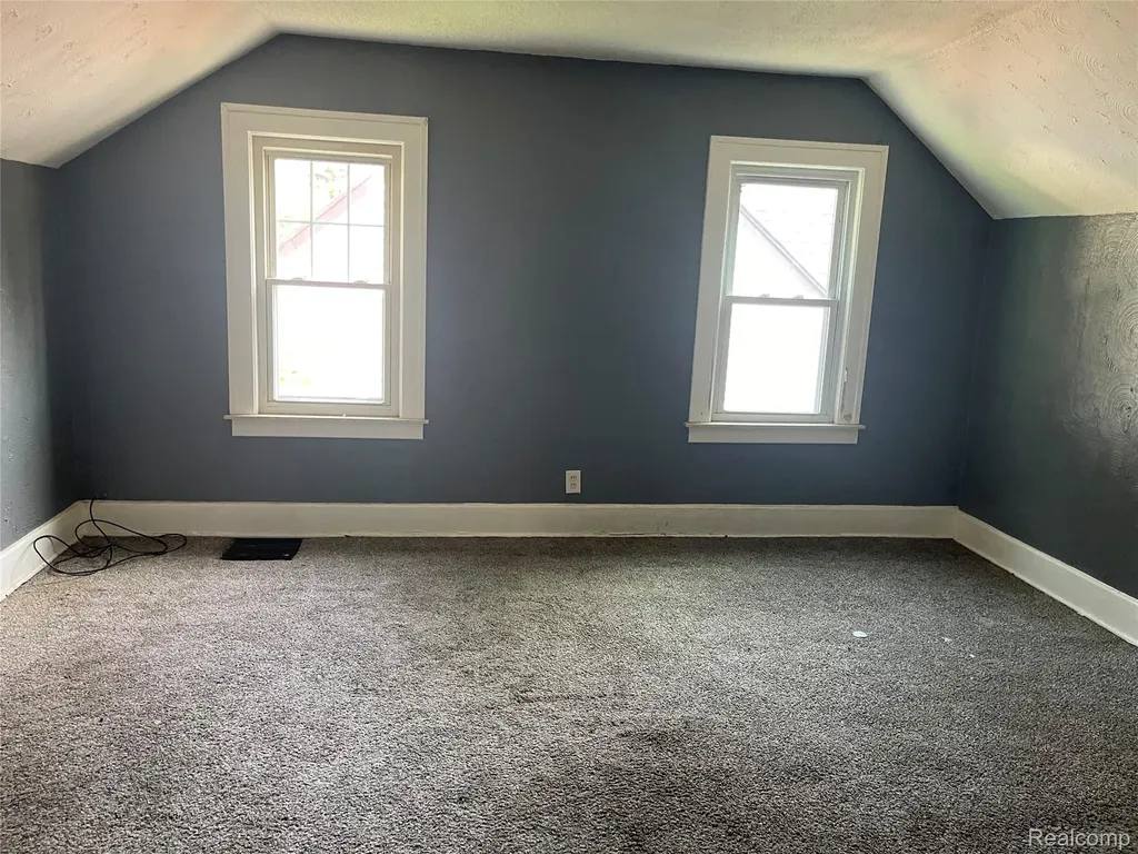 123 N Genesee Avenue Pontiac City MI 48341