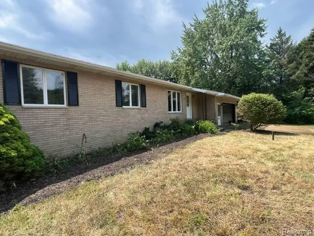 10089 Coldwater Road Flushing Charter Township MI 48433