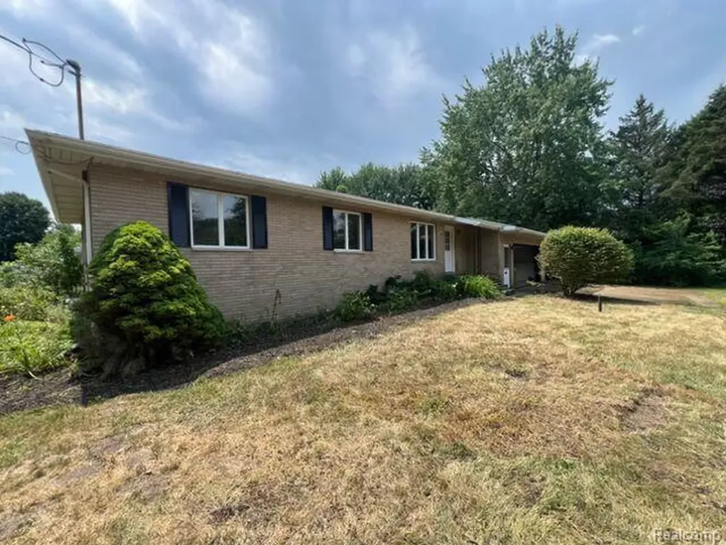 10089 Coldwater Road Flushing Charter Township MI 48433