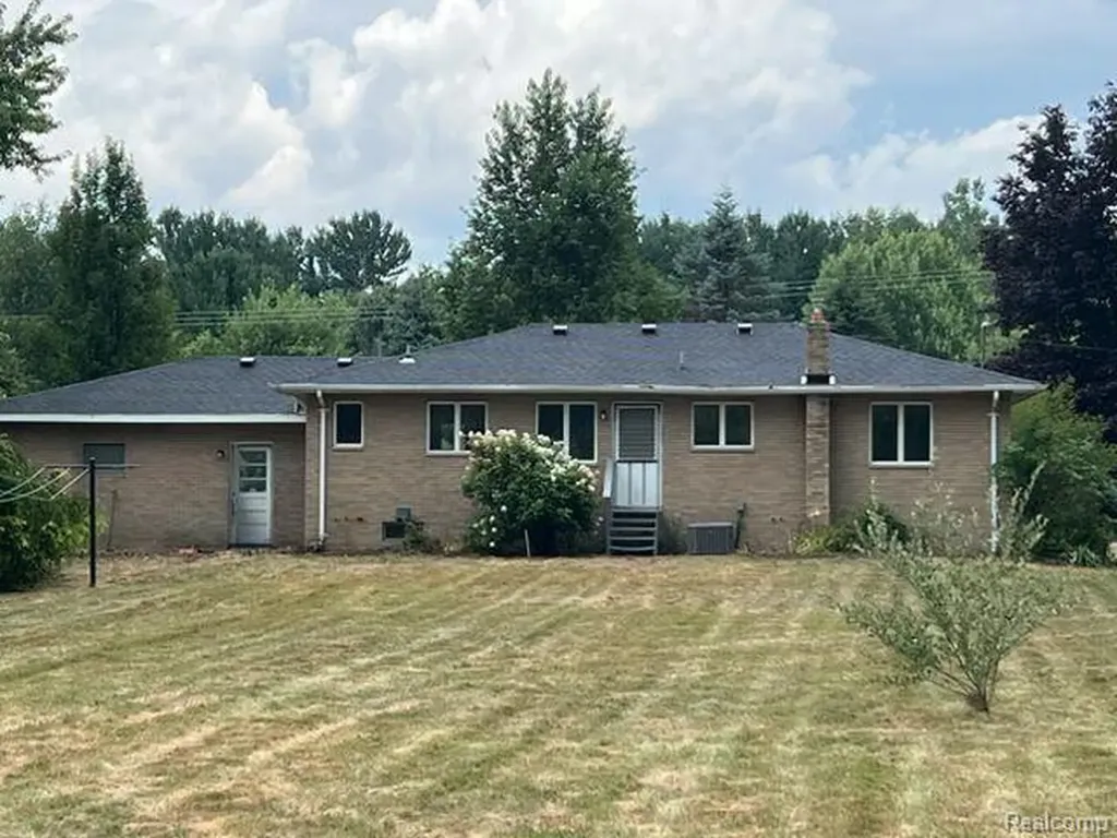 10089 Coldwater Road Flushing Charter Township MI 48433