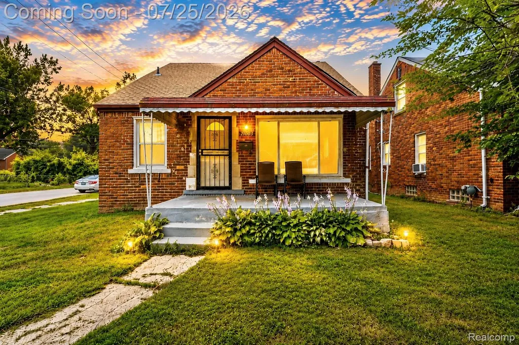 21003 Blackmar Avenue Warren City MI 48091
