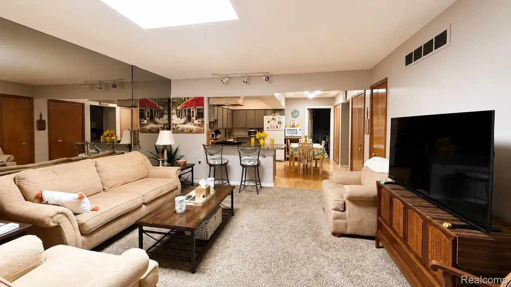 23033 Colony Street St. Clair Shores City MI 48080