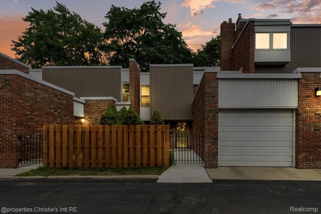 2063 Hyde Park Detroit City MI 48207