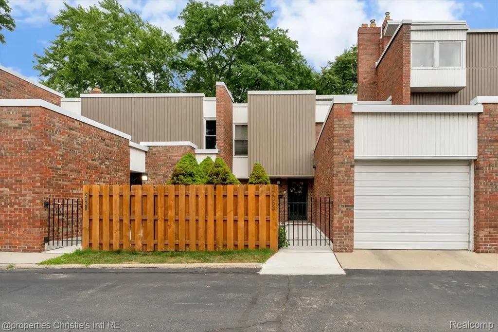 2063 Hyde Park Detroit City MI 48207