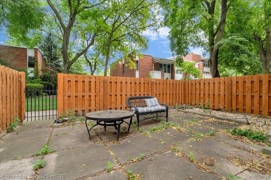 2063 Hyde Park Detroit City MI 48207