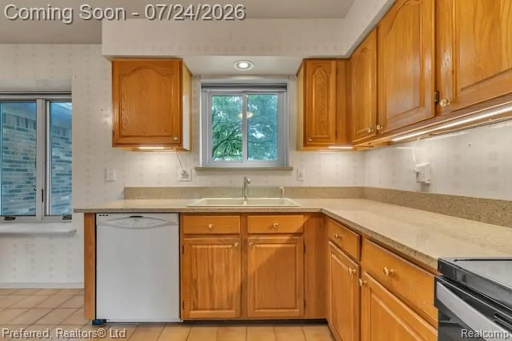 44997 Fair Oaks Drive Canton Charter Township MI 48187