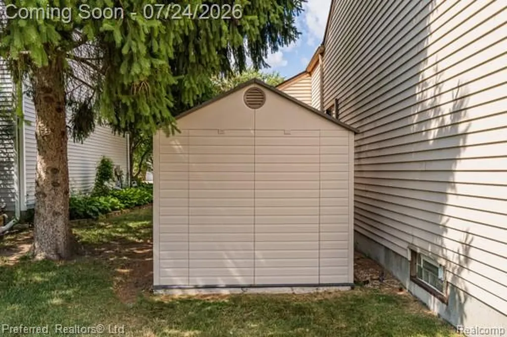 44997 Fair Oaks Drive Canton Charter Township MI 48187