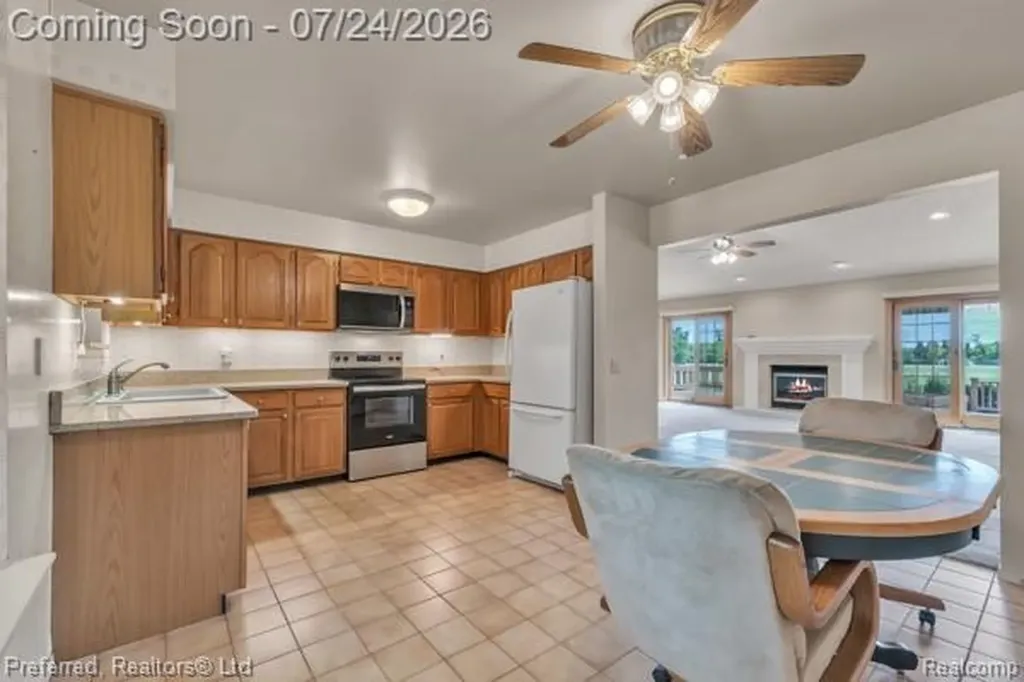 44997 Fair Oaks Drive Canton Charter Township MI 48187