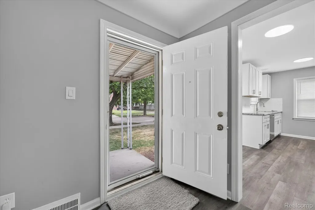 11548 Cardwell Street Livonia City MI 48150
