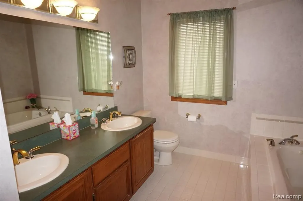49954 Willowood Drive Macomb Township MI 48044