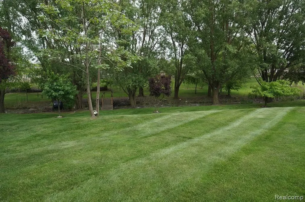 49954 Willowood Drive Macomb Township MI 48044