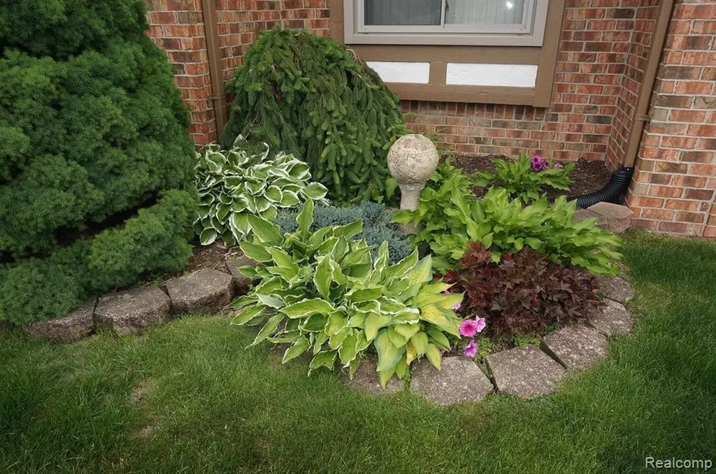 49954 Willowood Drive Macomb Township MI 48044