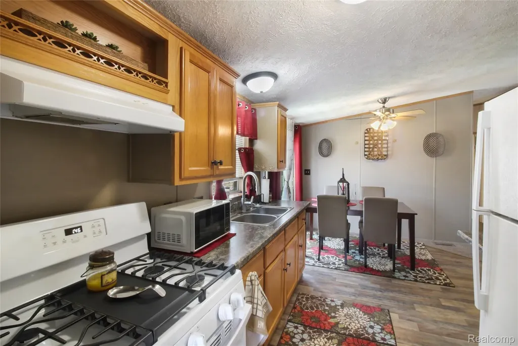 13482 Pear Street Ash Township MI 48117