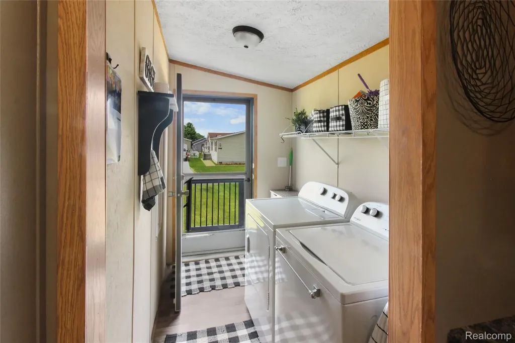 13482 Pear Street Ash Township MI 48117