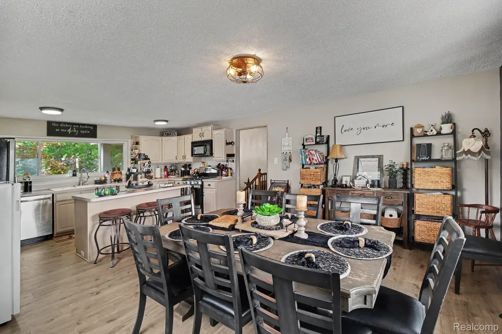 3923 Percy King Road Waterford Charter Township MI 48329