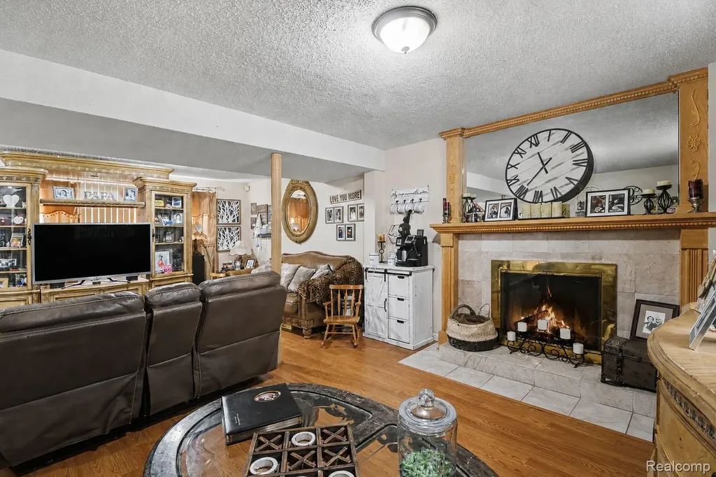 3923 Percy King Road Waterford Charter Township MI 48329