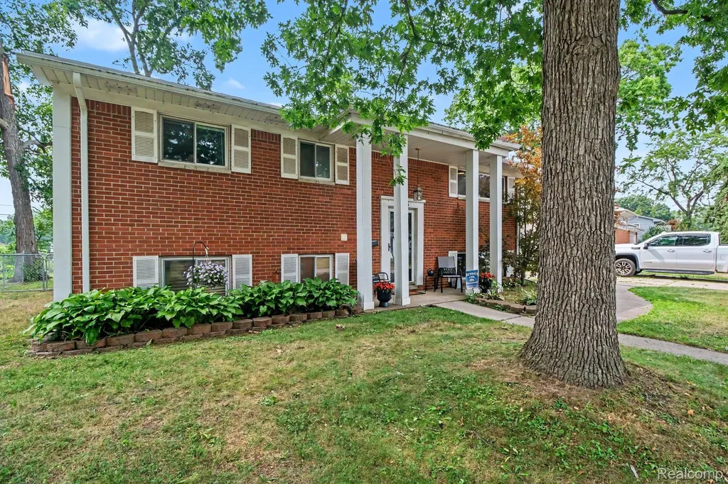 3923 Percy King Road Waterford Charter Township MI 48329